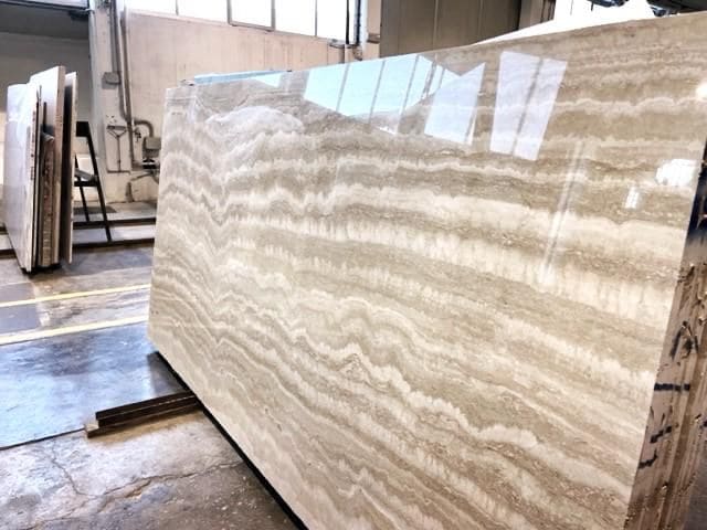 تصویر 3 از سنگ تراورتن کرم مناسب برای نمای ساختمان با دوام بالا